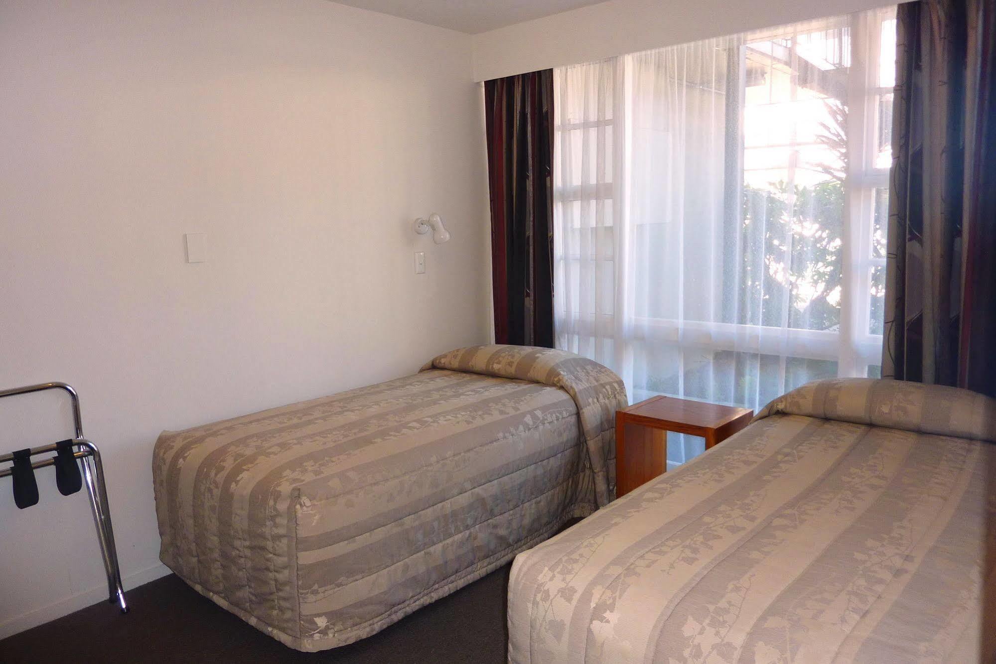 Colonial Inn Motel Крайстчёрч Экстерьер фото