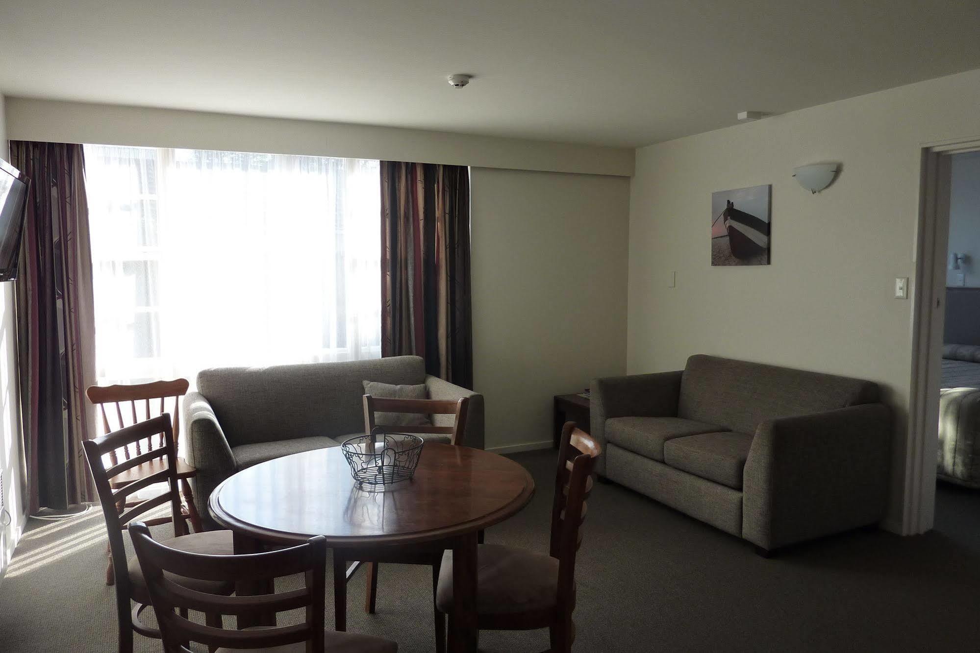 Colonial Inn Motel Крайстчёрч Экстерьер фото