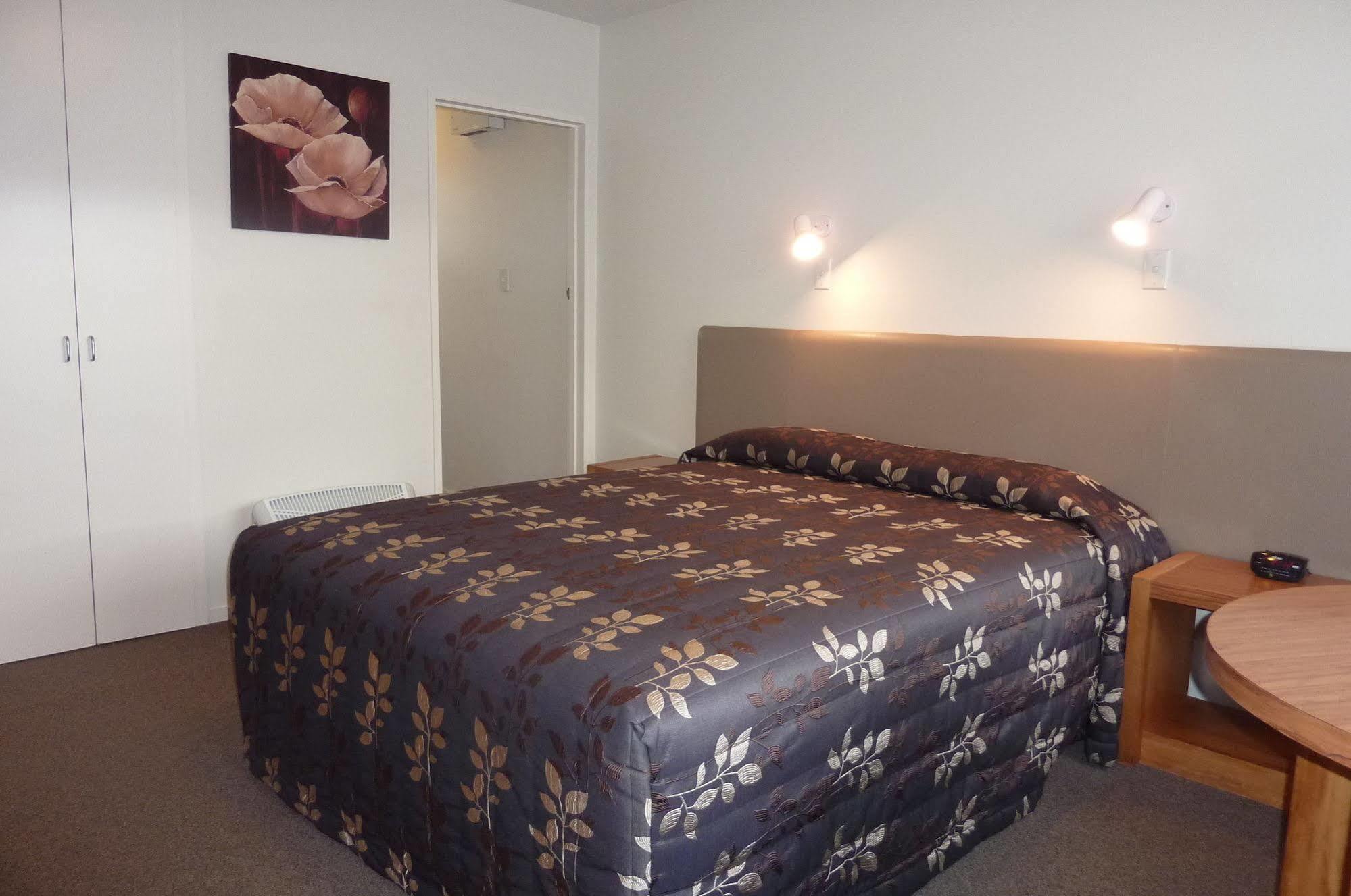 Colonial Inn Motel Крайстчёрч Экстерьер фото